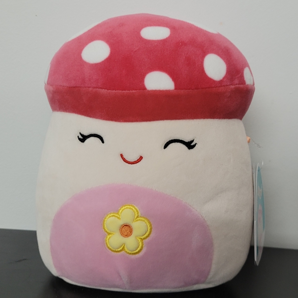 8" Sakina Mushroom Squishmallows (Hot Topic Exclusive)